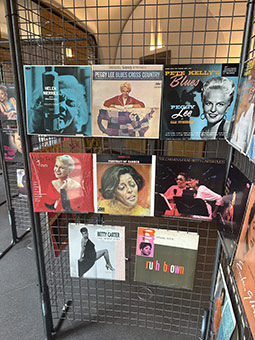 Exposition de vignyles sur les femmes et le jazz Exposition de vignyles sur les femmes et le jazz